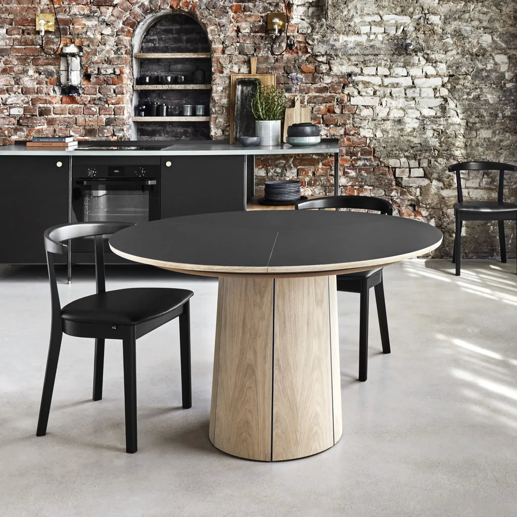 Skovby #33 Extendable Round Dining Table in Oak White Oil with Black Top - Skovby | Milola