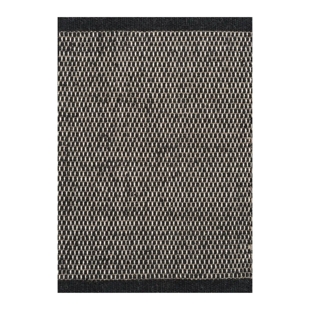 ASKO - Black Rug - Minimalist Interior Design - Linie Design | Milola