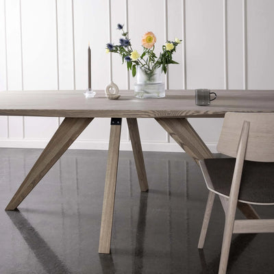 FACETTO - Wooden Dining Table - Minimalist Design - Kristensen Kristensen | Milola