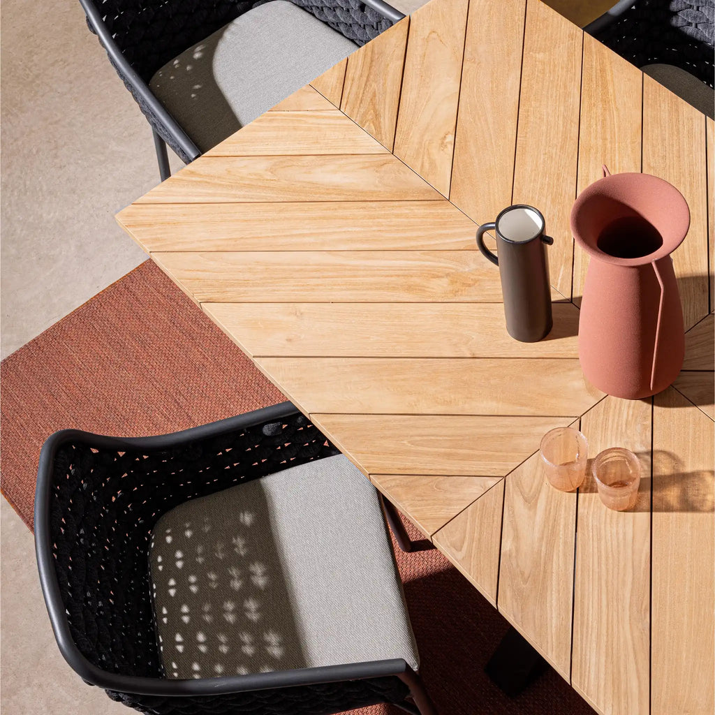 PALMDALE Outdoor Dining Table in Carbon - Bizzotto | Milola